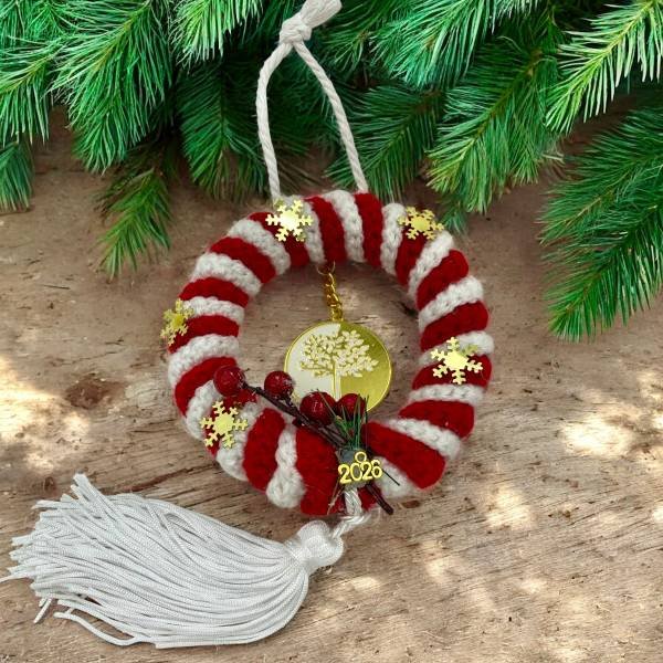 Χειροποίητο γούρι πλεκτό με βελονάκι κρεμαστό ¨Στεφάνι”-GP-1018