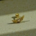 Σκουλαρίκι Tragus -Helix καρδιά με φτερά χρώμα χρυσό-Χ-117