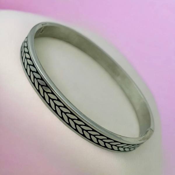 Αντρικό Βραχιόλι Χειροπέδα από ανοξείδωτο ατσάλι χρώμα ασημί/μαύρο-BR-1036