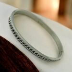 Αντρικό Βραχιόλι Χειροπέδα από ανοξείδωτο ατσάλι χρώμα ασημί-BR-1037