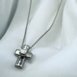 Κολιέ Σταυρός από ανοξείδωτο ατσάλι χρώμα ασημί-K-551