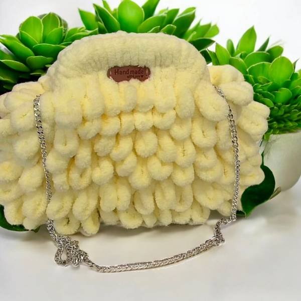Χειροποίητη τσάντα puffy MINI πλεγμένη με τα δάχτυλα χρώμα κίτρινο ανοιχτό-PL-120