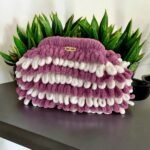 Χειροποίητη τσάντα Puffy πλεγμένη με τα δάχτυλα δίχρωμη Σάπιο μήλο/Εκρού-PL-129