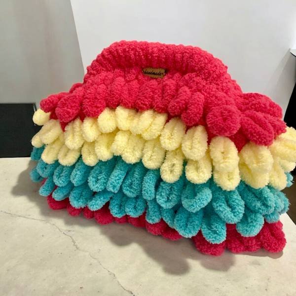 Χειροποίητη τσάντα Puffy MINI πλεγμένη με τα δάχτυλα πολύχρωμη-PL-