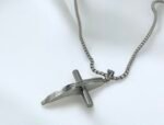 Κολιέ Αντρικός Σταυρός από ανοξείδωτο ατσάλι xρώμα ασημί-ST-46 - Image 2