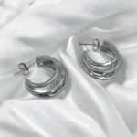 Σκουλαρίκια πενταπλός κρίκος από ανοξείδωτο ατσάλι χρώμα ασημί-SK-721 - Image 2