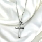 Κολιέ Σταυρός με διαμαντάκι από ανοξείδωτο ατσάλι με ζιργκον xρώμα ασημί-Κ-