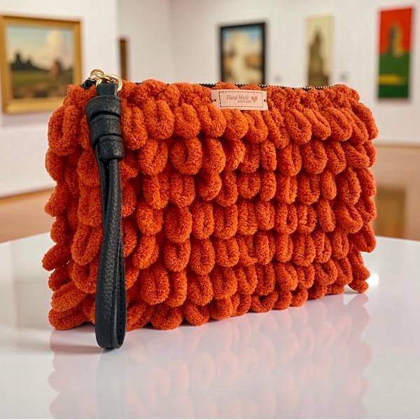 Χειροποίητη πλεκτή τσάντα φάκελος puffy χρώμα Ταμπά-PL-132-36