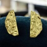 Σκουλαρίκια ανάγλυφα από Ανοξείδωτο ατσάλι χρώμα χρυσό-SK-