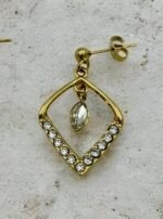 Σκουλαρίκια ατσάλινα με πέτρες και ζιγκον χρώμα χρυσό-SK-783 - Image 2