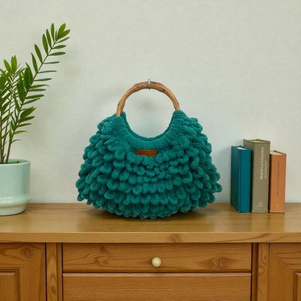 Χειροποίητη πλεκτή τσάντα puffy με μπαμπού χέρια χρώμα Σμαραγδί-PL-121-847