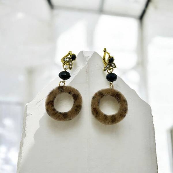 Σκουλαρίκια κρεμαστά γούνινα χειροποίητα animalprint-SK-