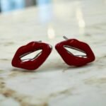 Σκουλαρίκια χείλια κόκκινα ατσάλινα χρώμα ασημί-SK-