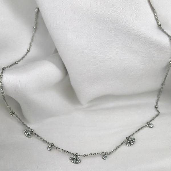 Ατσάλινο κολιέ με στρας και κρεμαστά ματάκια χρώμα ασημί