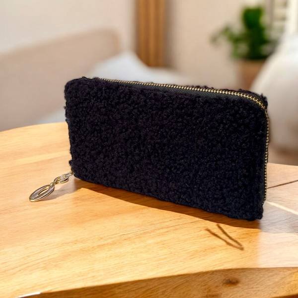 Γυναικείο πορτοφόλι γούνινο χρώμα Μαύρο-P-1168