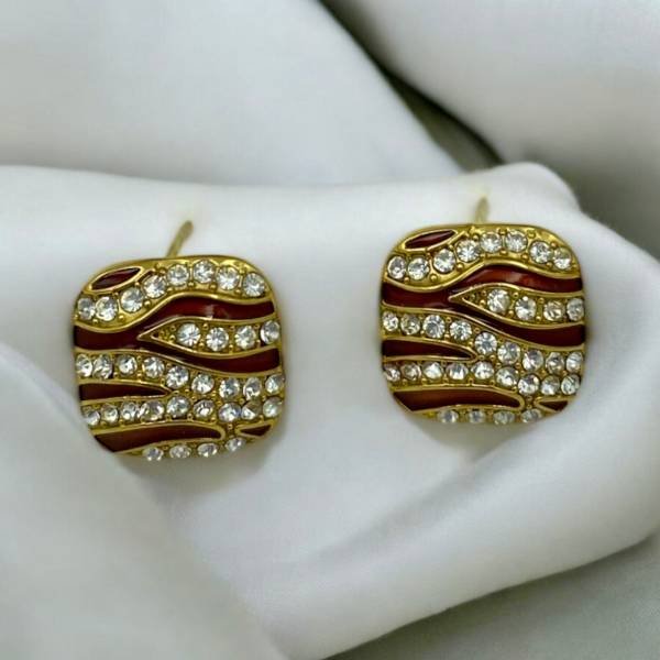 Σκουλαρίκια καρφωτά ατσλαλινα μπορντό με στρας-χρυσό-SK-742