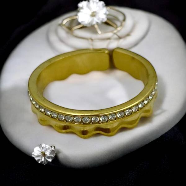 &Delta;&alpha;&chi;&tau;&upsilon;&lambda;ί&delta;&iota; &mu;&epsilon; &zeta;&iota;&rho;&gamma;&kappa;&omicron;&nu; &alpha;&pi;ό &alpha;&nu;&omicron;&xi;&epsilon;ί&delta;&omega;&tau;&omicron; &alpha;&tau;&sigma;ά&lambda;&iota; &chi;&rho;ώ&mu;&alpha; &chi;&rho;&upsilon;&sigma;ό-D-