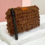 Χειροποίητη πλεκτή τσάντα φάκελος puffy χρώμα Καφέ-PL-132-493