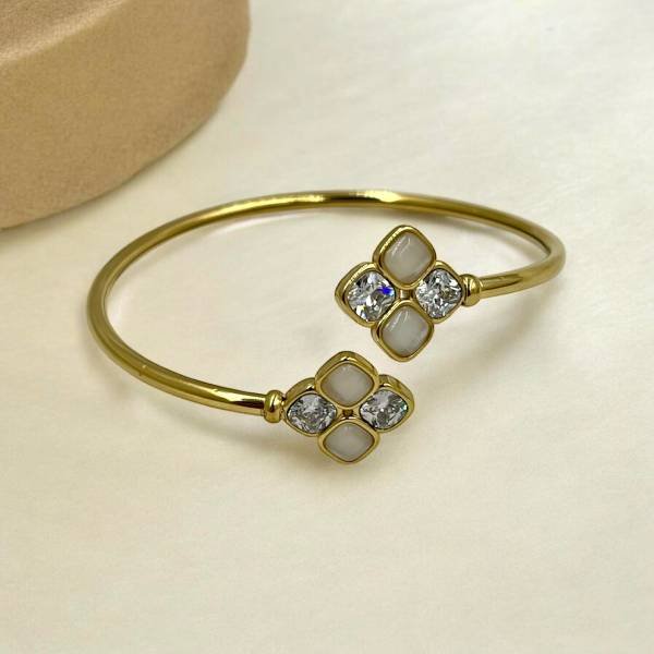 &Beta;&rho;&alpha;&chi;&iota;ό&lambda;&iota; &Chi;&epsilon;&iota;&rho;&omicron;&pi;έ&delta;&alpha; &alpha;&pi;ό &alpha;&nu;&omicron;&xi;&epsilon;ί&delta;&omega;&tau;&omicron; &alpha;&tau;&sigma;ά&lambda;&iota; &mu;&epsilon; &pi;έ&tau;&rho;&epsilon;&sigmaf; &kappa;&rho;&upsilon;&sigma;&tau;ά&lambda;&lambda;&omicron;&upsilon; &chi;&rho;ώ&mu;&alpha; &chi;&rho;&upsilon;&sigma;ό-BR-