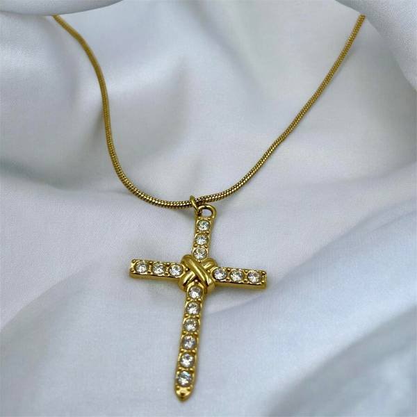 &Kappa;&omicron;&lambda;&iota;έ &Alpha;&tau;&sigma;ά&lambda;&iota;&nu;&omicron; &Sigma;&tau;&alpha;&upsilon;&rho;ό&sigmaf; &mu;&epsilon; &zeta;&iota;&rho;&gamma;&kappa;&omicron;&nu; x&rho;ώ&mu;&alpha; &chi;&rho;&upsilon;&sigma;ό-&Kappa;-