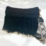 Χειροποίητη πλεκτή τσάντα με κρόσια με βελονάκι νήμα μακό, χρώμα μαύρο