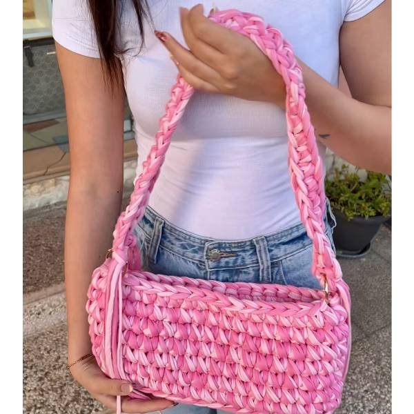 Χειροποίητη πλεκτή τσάντα με νήμα μακό, δίχρωμη Ροζ έντονο και απαλο-PLM-122