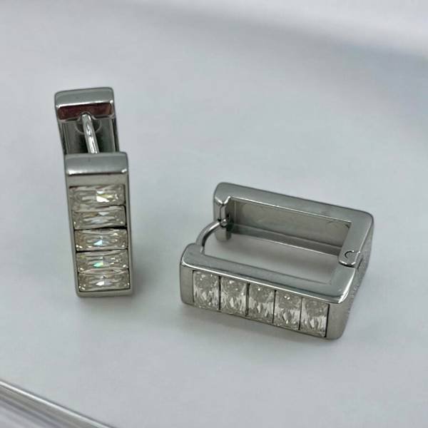 &Sigma;&kappa;&omicron;&upsilon;&lambda;&alpha;&rho;ί&kappa;&iota;&alpha; &kappa;&rho;ί&kappa;&omicron;&sigmaf; &alpha;&tau;&sigma;ά&lambda;&iota;&nu;&alpha; &mu;&epsilon; &pi;έ&tau;&rho;&epsilon;&sigmaf; &kappa;&rho;&upsilon;&sigma;&tau;ά&lambda;&lambda;&omicron;&upsilon; &chi;&rho;ώ&mu;&alpha; &alpha;&sigma;&eta;&mu;ί-SK-