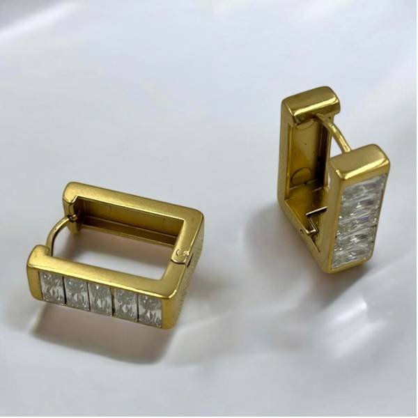 &Sigma;&kappa;&omicron;&upsilon;&lambda;&alpha;&rho;ί&kappa;&iota;&alpha; &kappa;&rho;ί&kappa;&omicron;&sigmaf; &alpha;&tau;&sigma;ά&lambda;&iota;&nu;&alpha; &mu;&epsilon; &pi;έ&tau;&rho;&epsilon;&sigmaf; &kappa;&rho;&upsilon;&sigma;&tau;ά&lambda;&lambda;&omicron;&upsilon; &chi;&rho;ώ&mu;&alpha; &chi;&rho;&upsilon;&sigma;ό-SK-