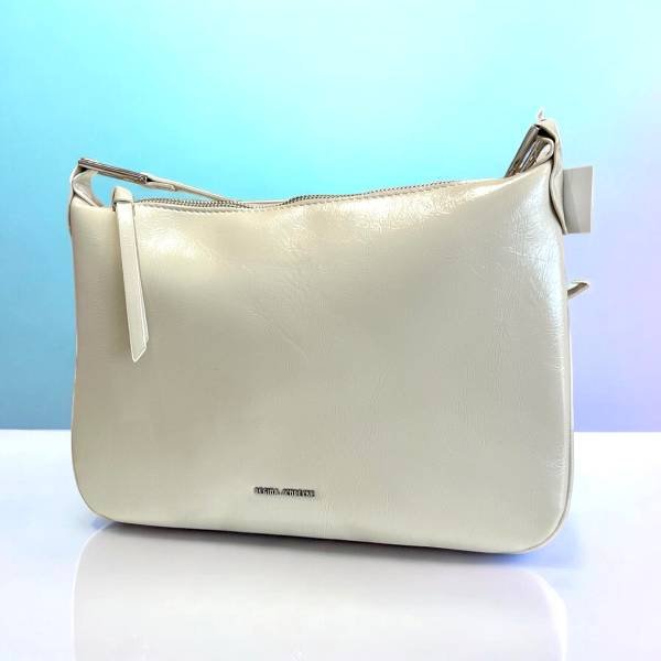 &Gamma;&upsilon;&nu;&alpha;&iota;&kappa;&epsilon;ί&omicron; &Tau;&sigma;&alpha;&nu;&tau;ά&kappa;&iota; ώ&mu;&omicron;&upsilon; &kappa;&alpha;&iota; &chi;&iota;&alpha;&sigma;&tau;ί &chi;&rho;ώ&mu;&alpha; Ά&sigma;&pi;&rho;&omicron;-TS-