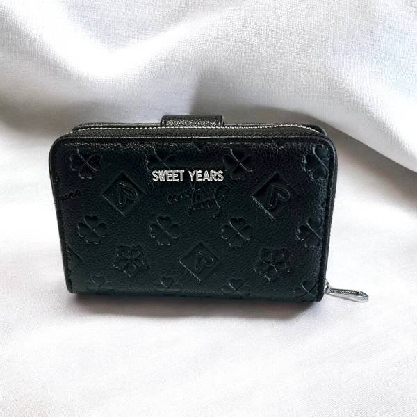 &Gamma;&upsilon;&nu;&alpha;&iota;&kappa;&epsilon;ί&omicron; &pi;&omicron;&rho;&tau;&omicron;&phi;ό&lambda;&iota; &delta;ί&chi;&omega;&rho;&omicron; &chi;&rho;ώ&mu;&alpha; &Mu;&alpha;ύ&rho;&omicron;-P-