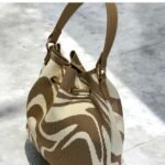 Bucket Bag με Abstract Print σε Taupe & Εκρού-TS-1263 - Image 2