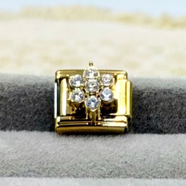 Italian Charms &alpha;&pi;ό &Alpha;&nu;&omicron;&xi;&epsilon;ί&delta;&omega;&tau;&omicron; &Alpha;&tau;&sigma;ά&lambda;&iota; &chi;&rho;&upsilon;&sigma;ό &chi;&rho;ώ&mu;&alpha;